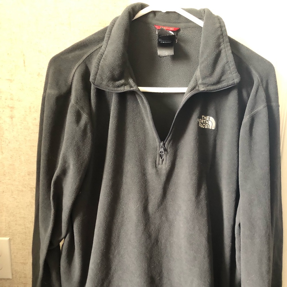 Men’s North Face Quarter Zip Pullover  Size L